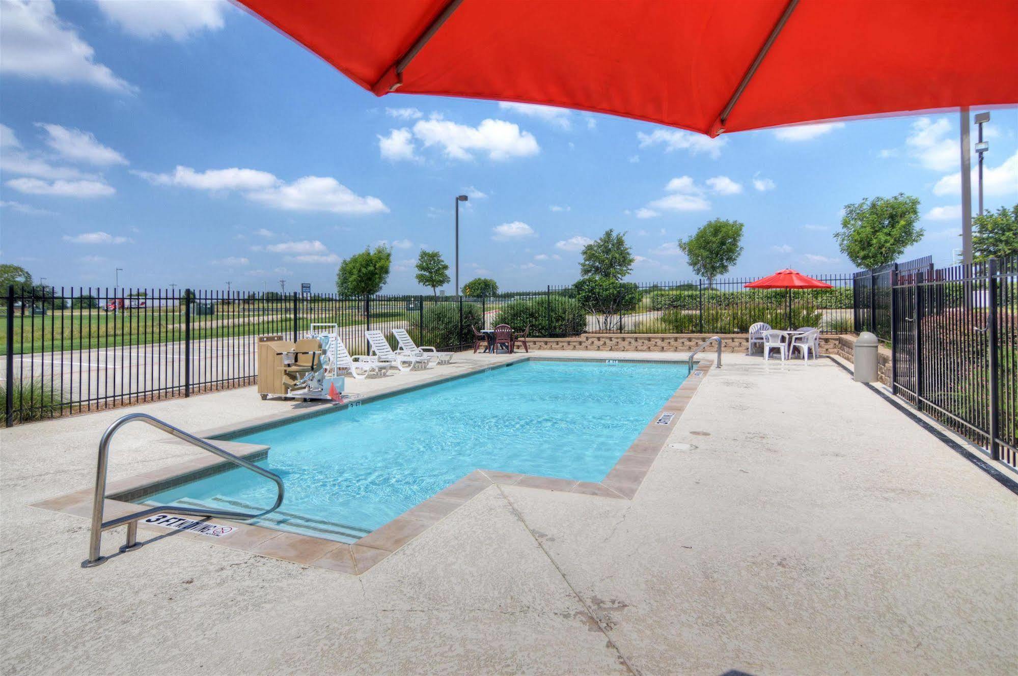 Motel 6-Roanoke, Tx - Northlake - Speedway Exterior foto